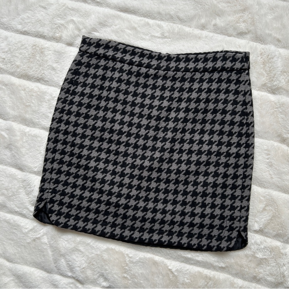 J. Crew Wool Mini Skirt Black and Grey Lined Herringbone Size 0